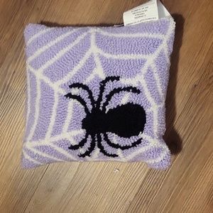 Spider pillow
